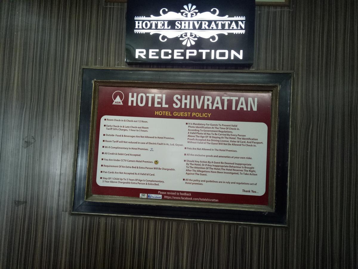 Oyo 22688 Hotel Shivrattan Manglia Exterior photo